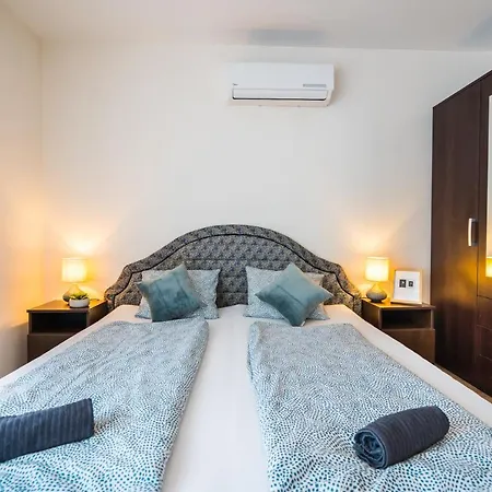 Siesta Sziget - Balaton-parti *