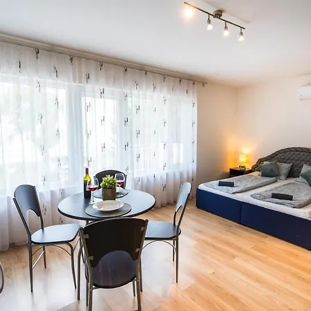 Siesta Sziget - Balaton-parti Apartament