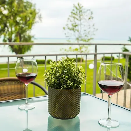 Siesta Sziget - Balaton-parti Apartament