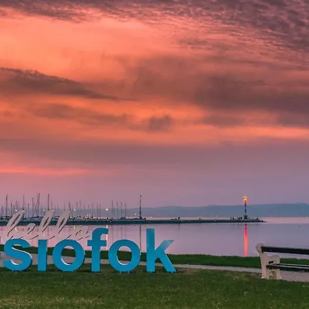 Siesta Sziget - Balaton-parti