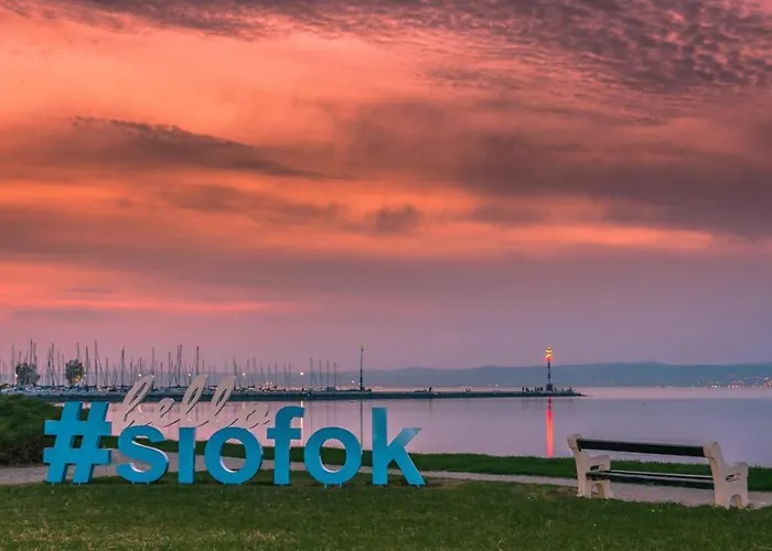 Siesta Sziget - Balaton-parti